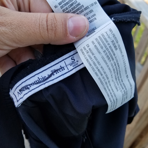 Abercrombie & Fitch Black Cold Shoulder Top - Picture 3 of 3
